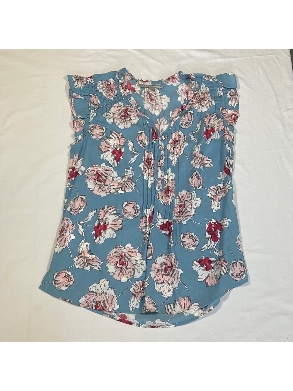 Sleeveless flowy blouse Daniel Rainn Size XS blue floral. Workwear